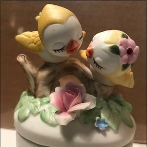 Lefton Birds Covered Yellow Container